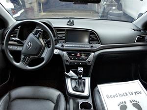 HYUNDAI Avante - Vista 10