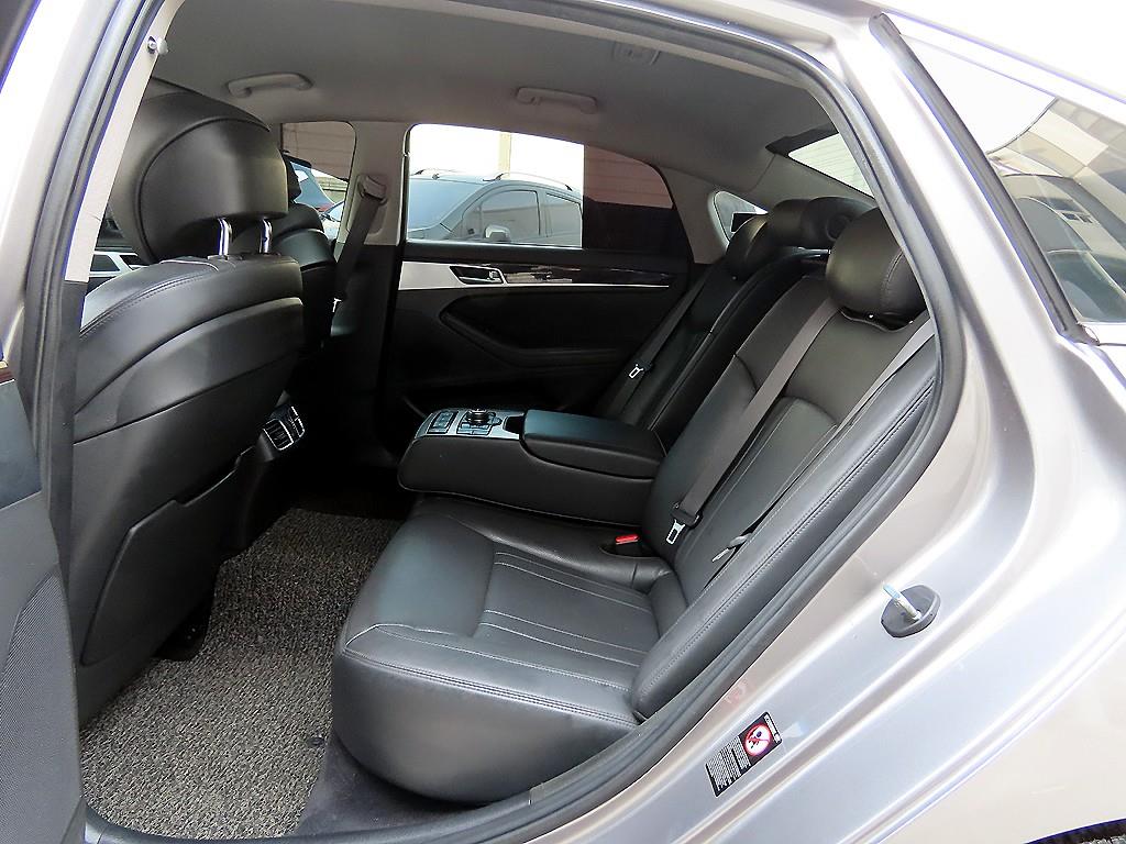Genesis G80 - Vista 6
