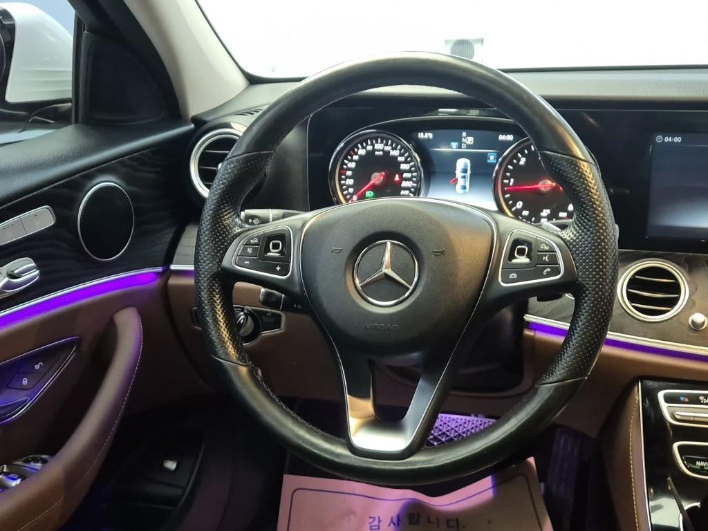 Mercedes Benz E class - Vista 9