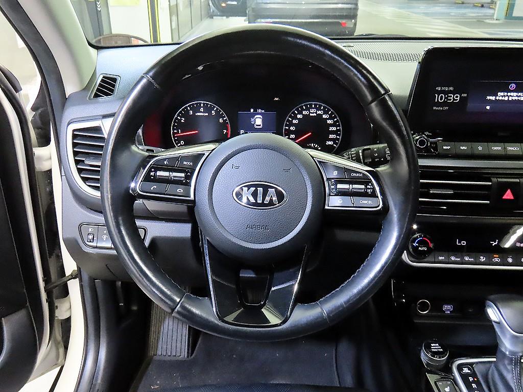 KIA Seltos - Vista 8