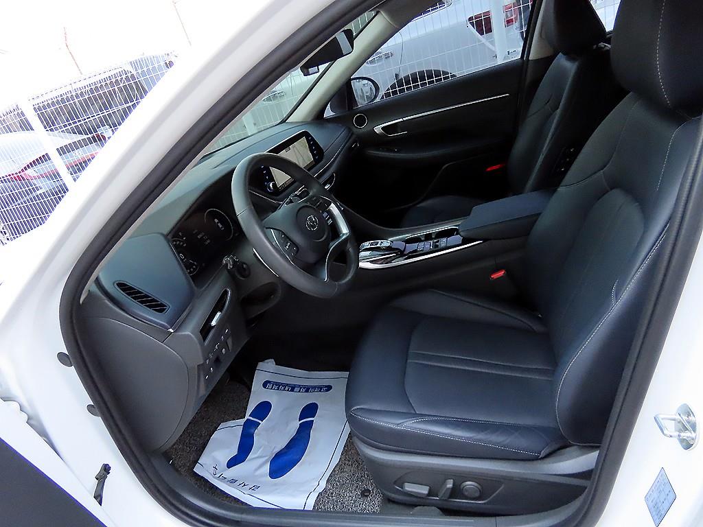 HYUNDAI Sonata - Vista 5
