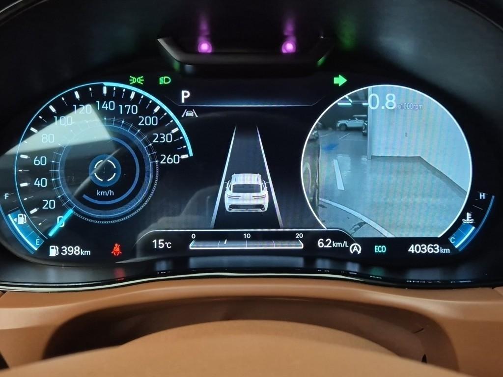 Genesis GV70 - Vista 6