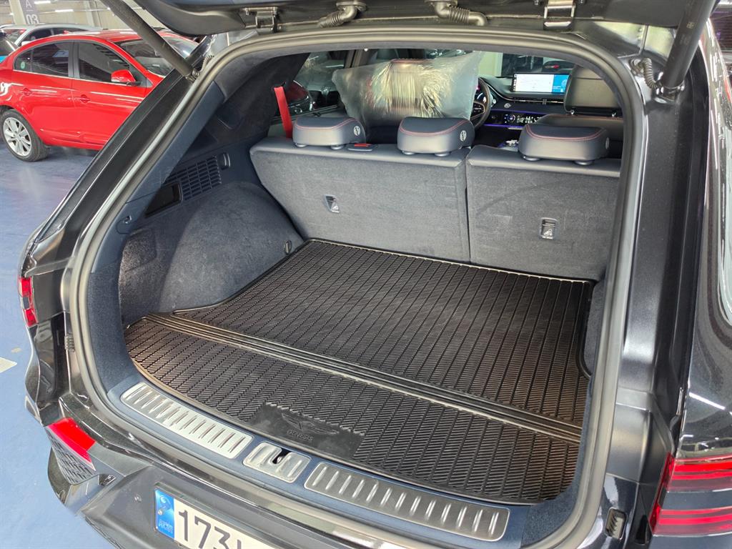 Genesis GV70 - Vista 5