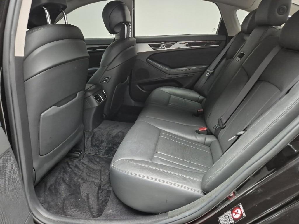 Genesis G80 - Vista 12