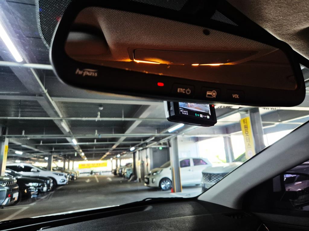 HYUNDAI Avante - Vista 12