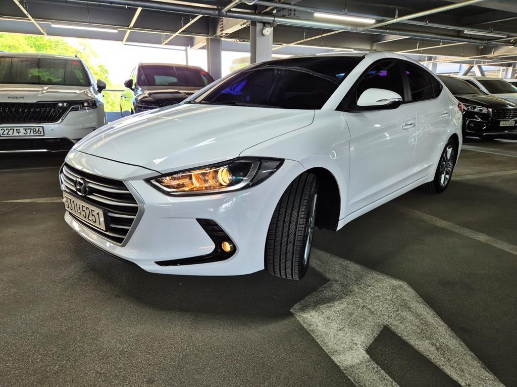 HYUNDAI Avante 2018 Blanco - Importación desde Corea - HF Imports Iquique - Foto 1
