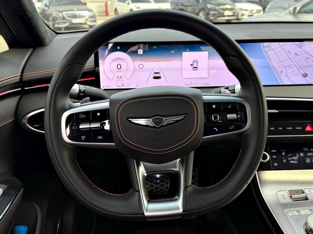 Genesis GV70 - Vista 9