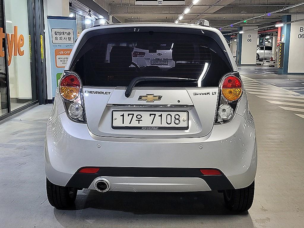 Chevrolet Spark - Vista 5