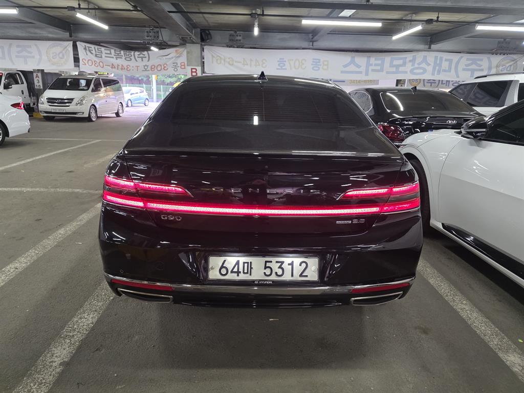 Genesis G90 - Vista 3