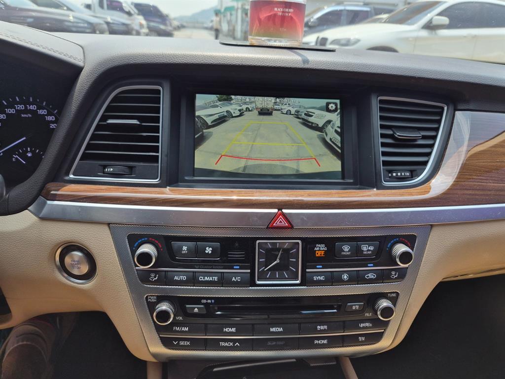 Genesis G80 - Vista 10