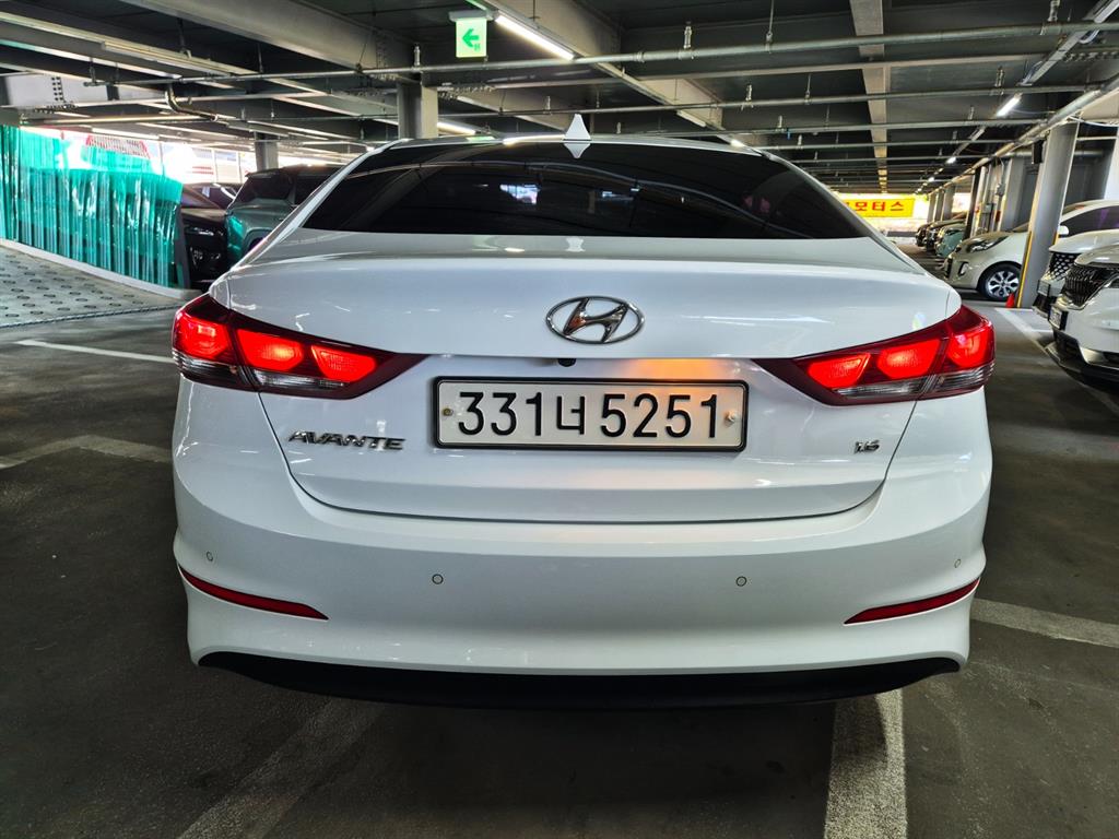 HYUNDAI Avante 2018 Blanco - Importación desde Corea - HF Imports Iquique - Foto 18
