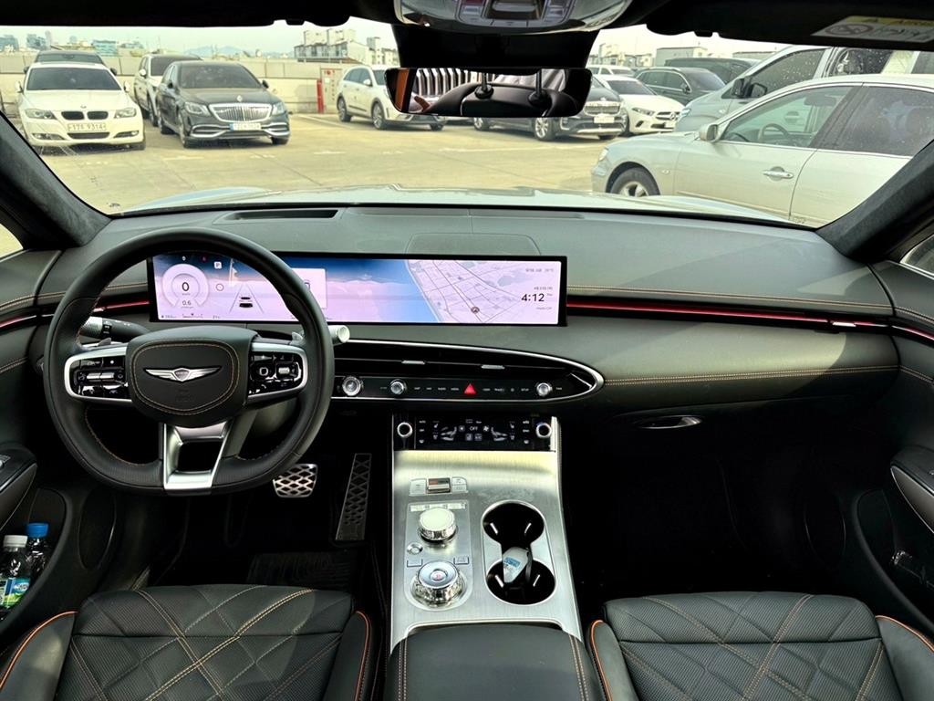 Genesis GV70 - Vista 6