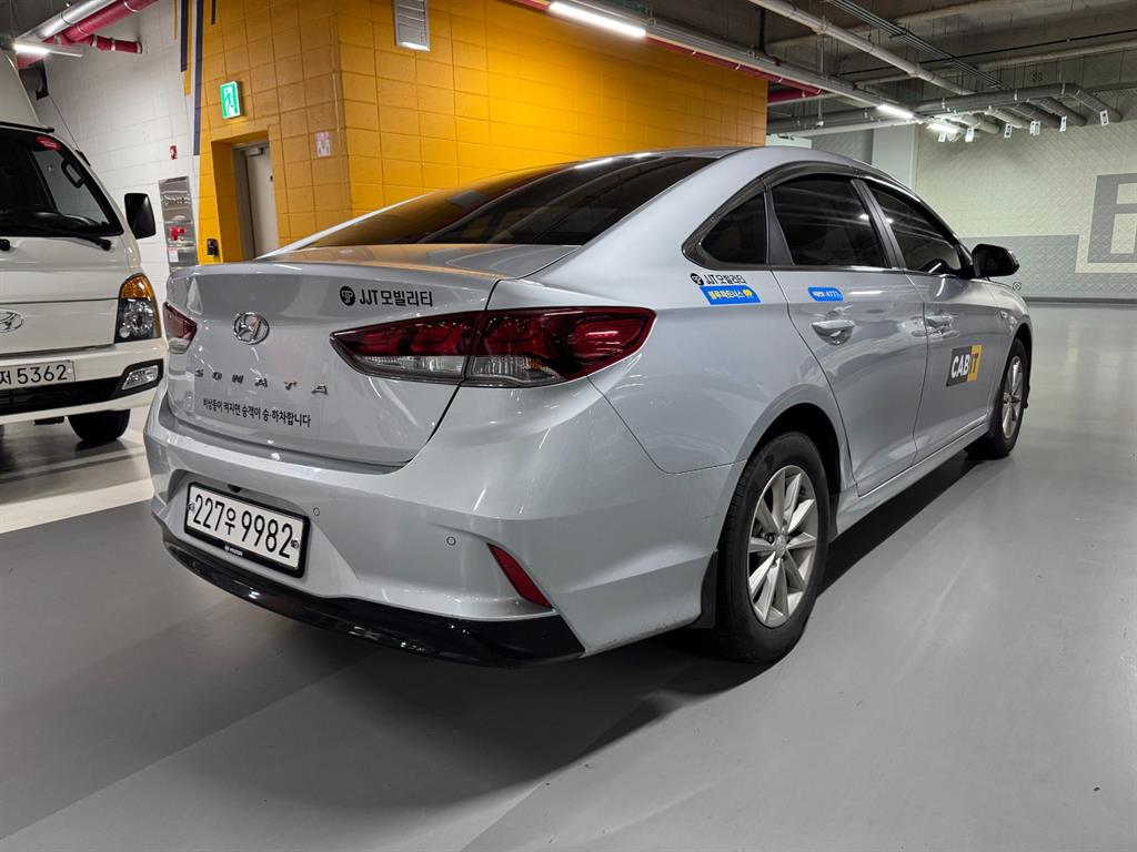 HYUNDAI Sonata - Vista 5