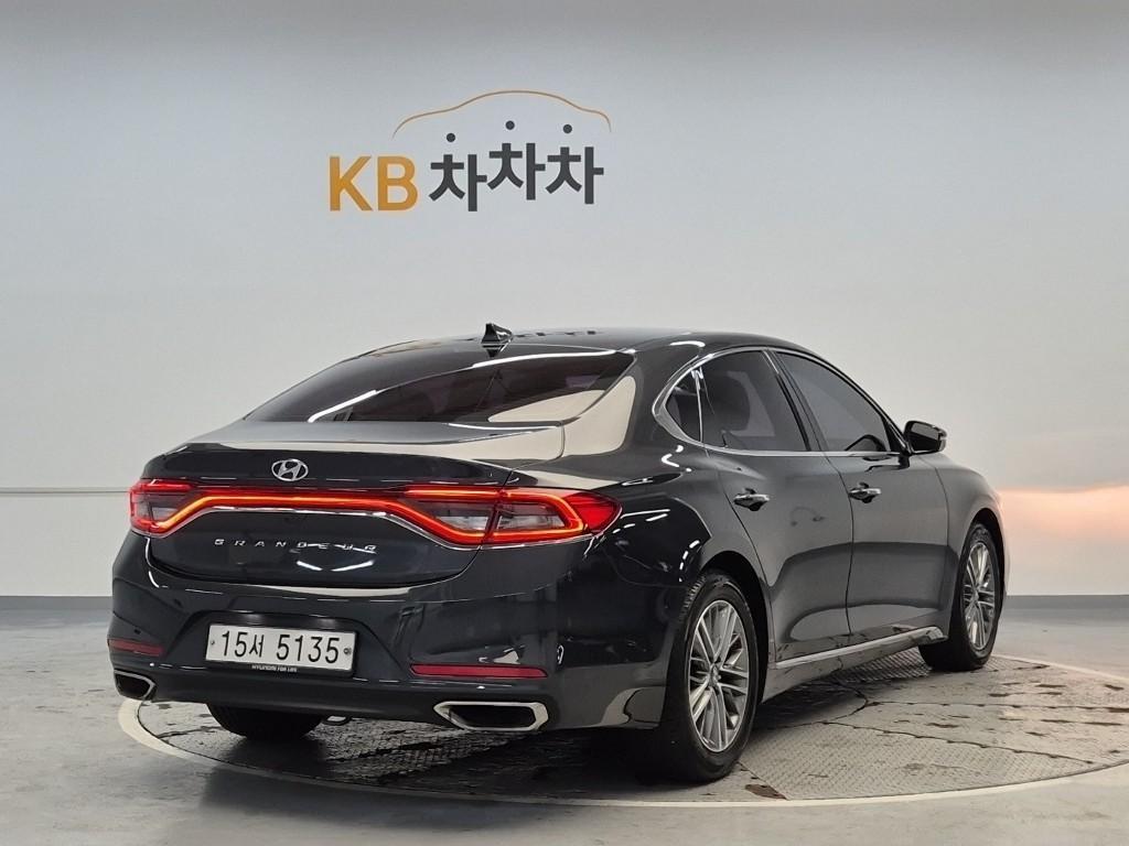 HYUNDAI Grandeur - Vista 3