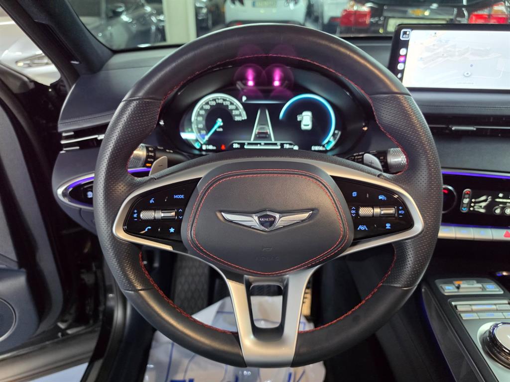 Genesis GV70 - Vista 11