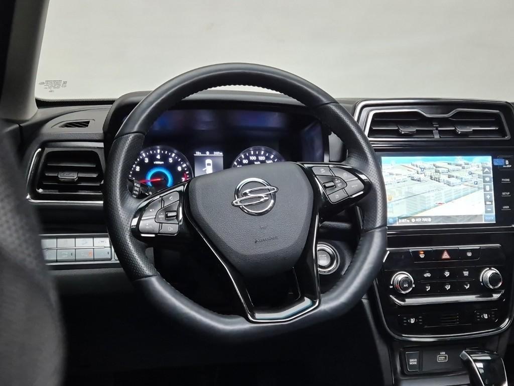 Ssangyong Tivoli - Vista 9