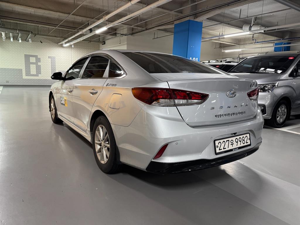 HYUNDAI Sonata - Vista 3