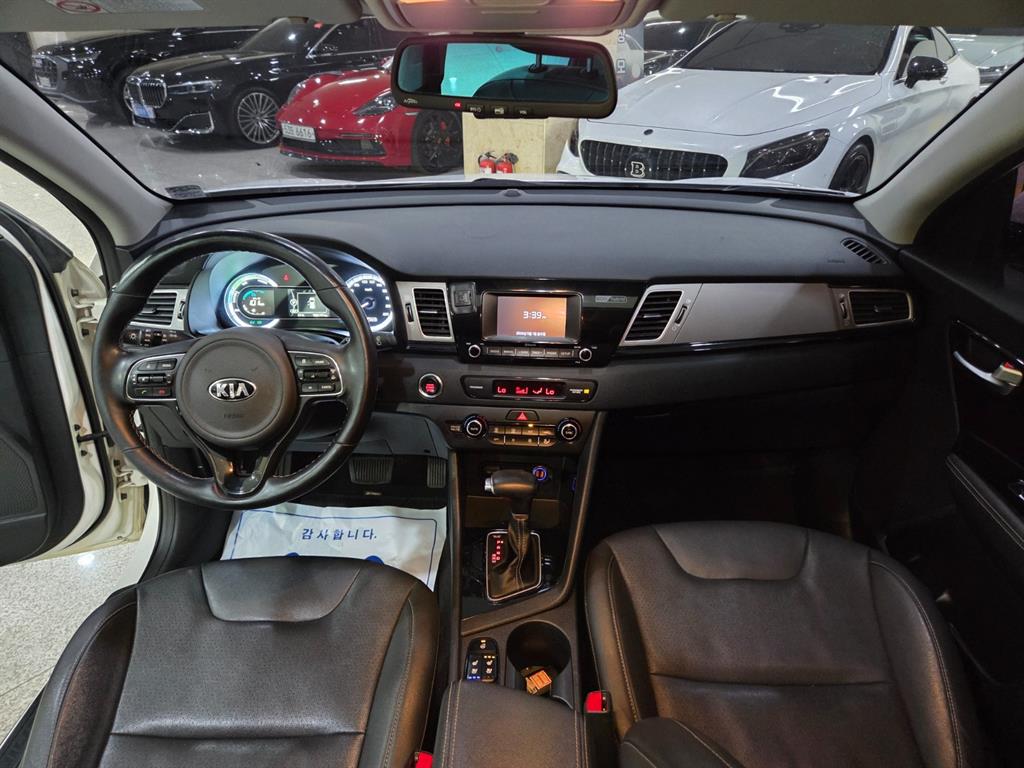 KIA Niro - Vista 8