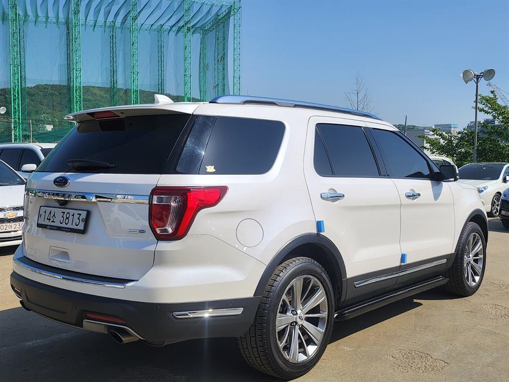 Ford Explorer - Vista 4