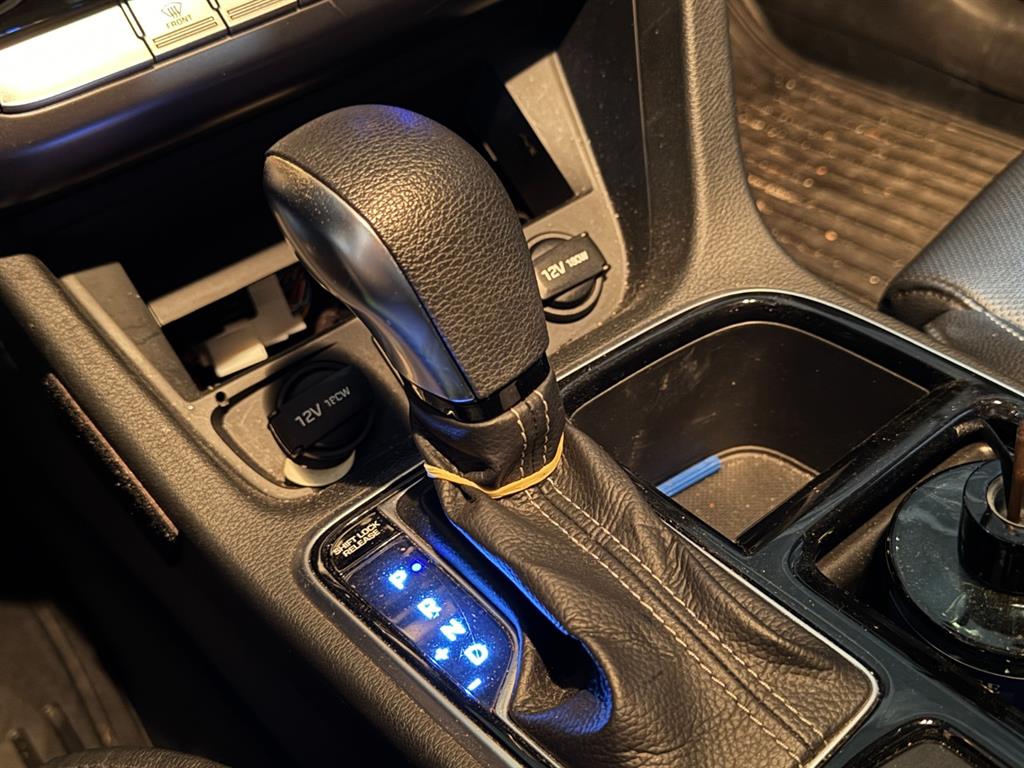 HYUNDAI Sonata - Vista 12