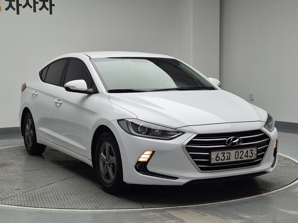 HYUNDAI Avante - Vista 4