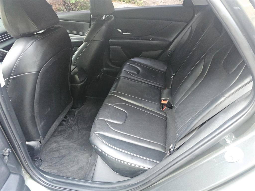 HYUNDAI Avante - Vista 8