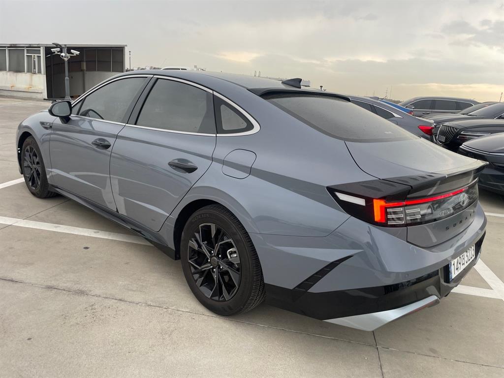 HYUNDAI Sonata - Vista 3