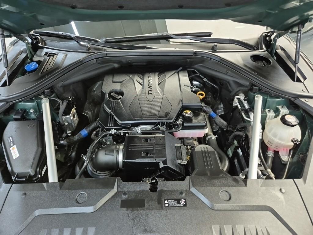 Genesis GV70 - Vista 5