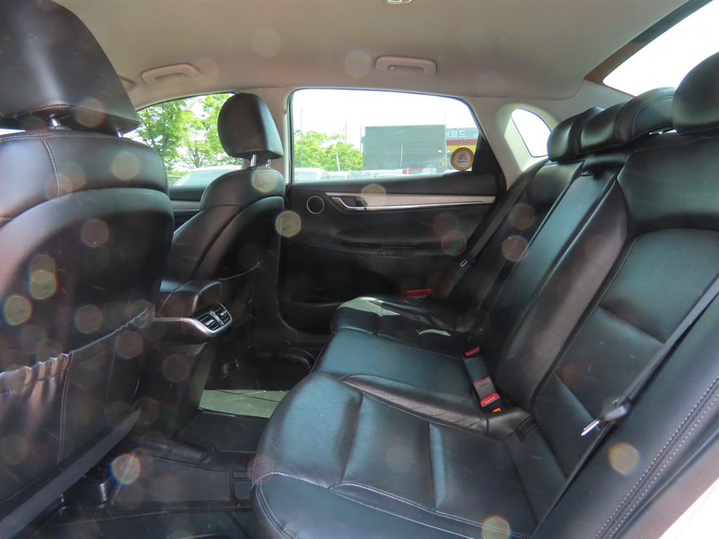 HYUNDAI Grandeur - Vista 11