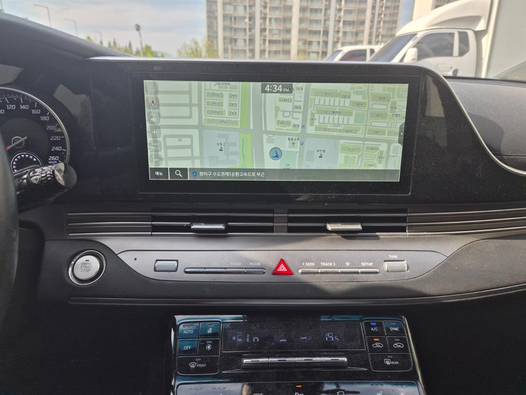 HYUNDAI Grandeur - Vista 9