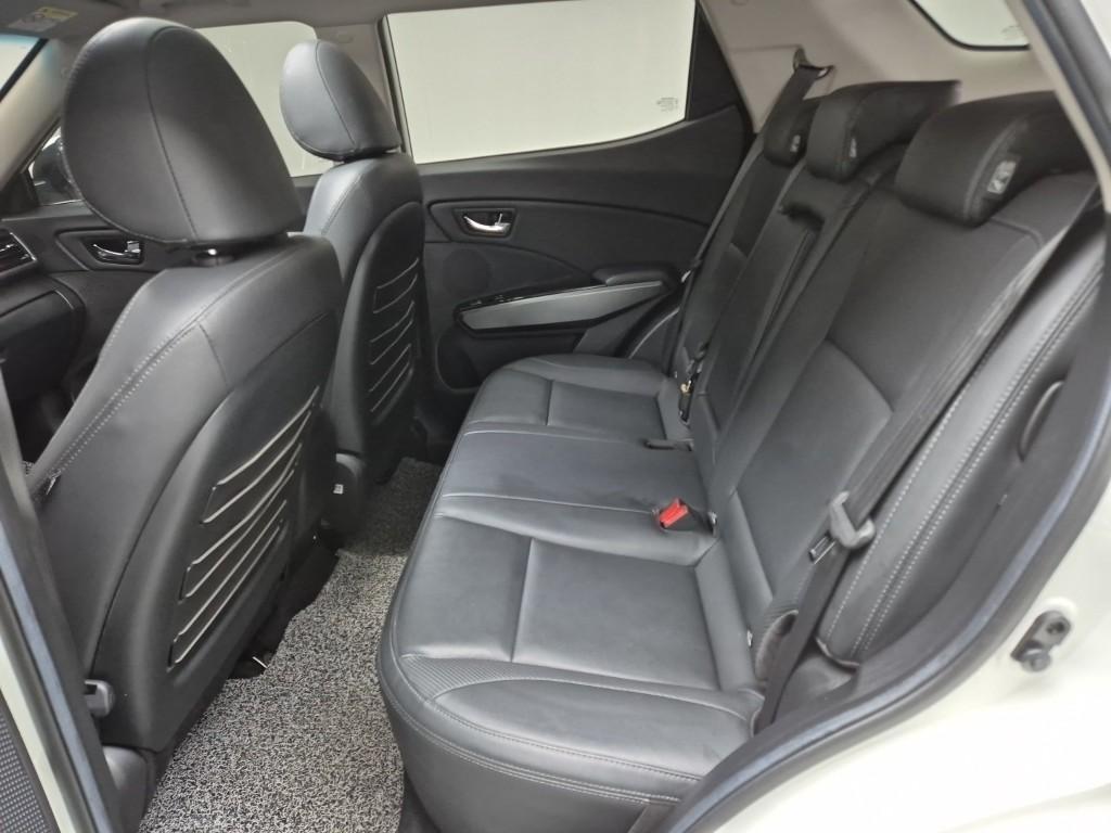Ssangyong Tivoli - Vista 12