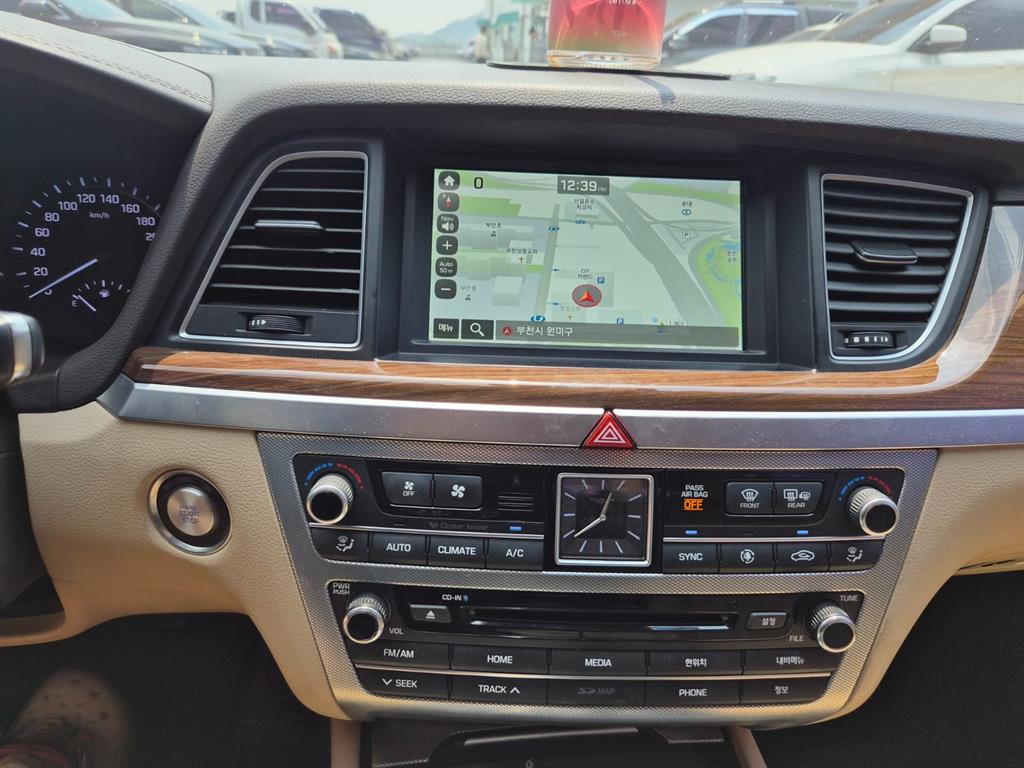 Genesis G80 - Vista 9