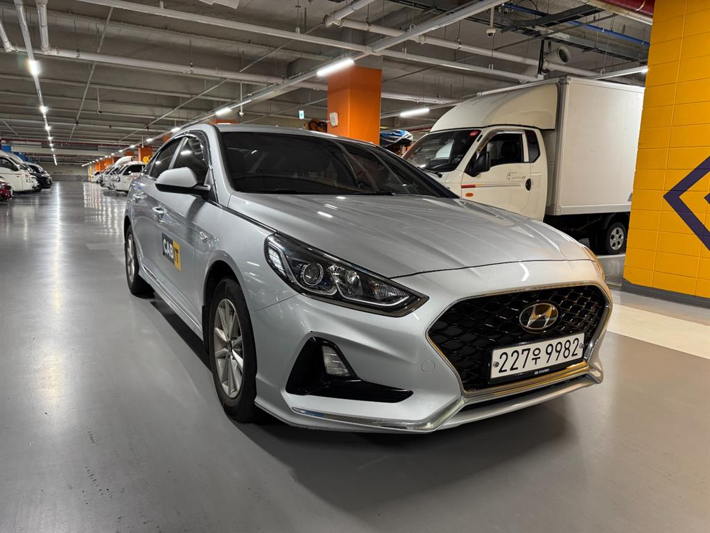 HYUNDAI Sonata - Vista 4