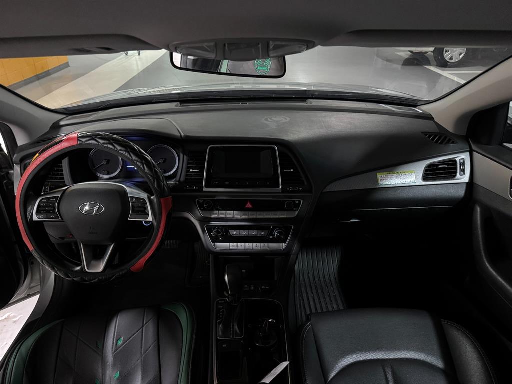 HYUNDAI Sonata - Vista 8