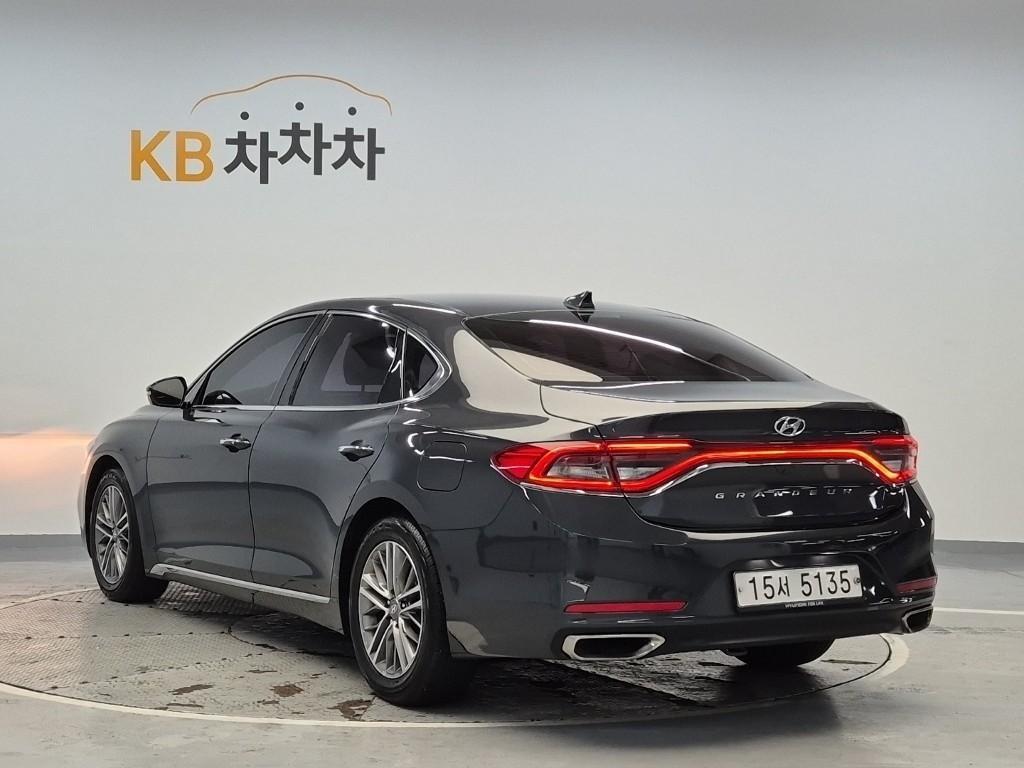 HYUNDAI Grandeur - Vista 2
