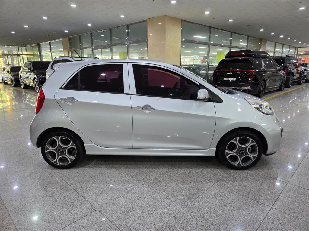KIA Morning - Vista 5