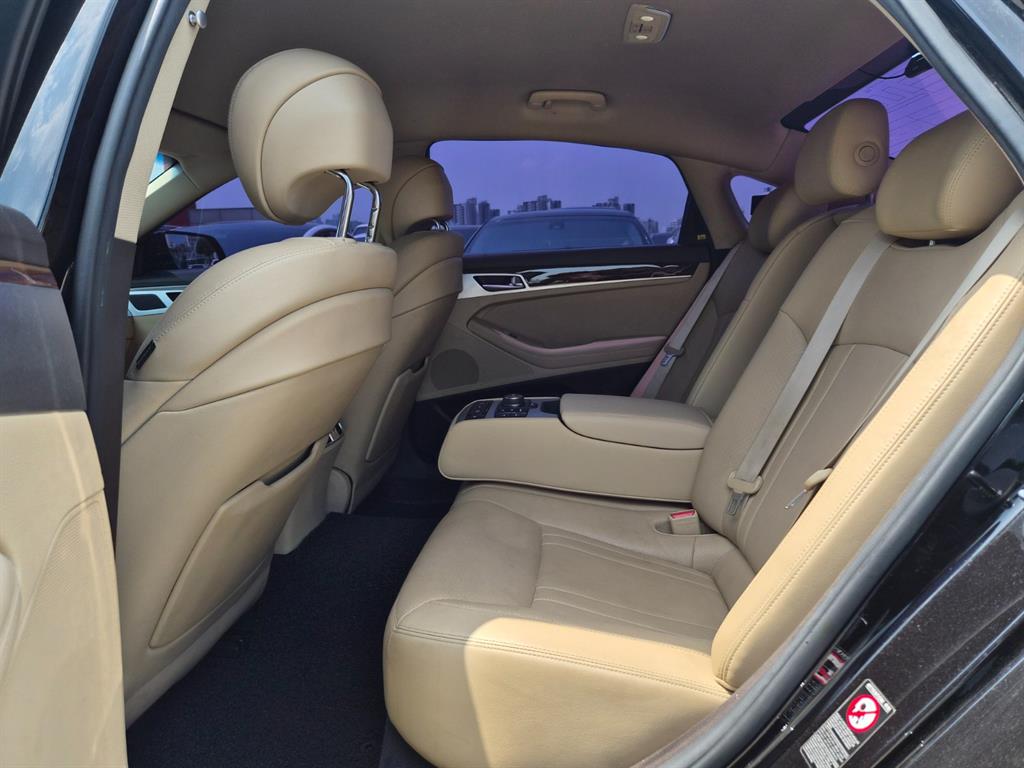 Genesis G80 - Vista 12