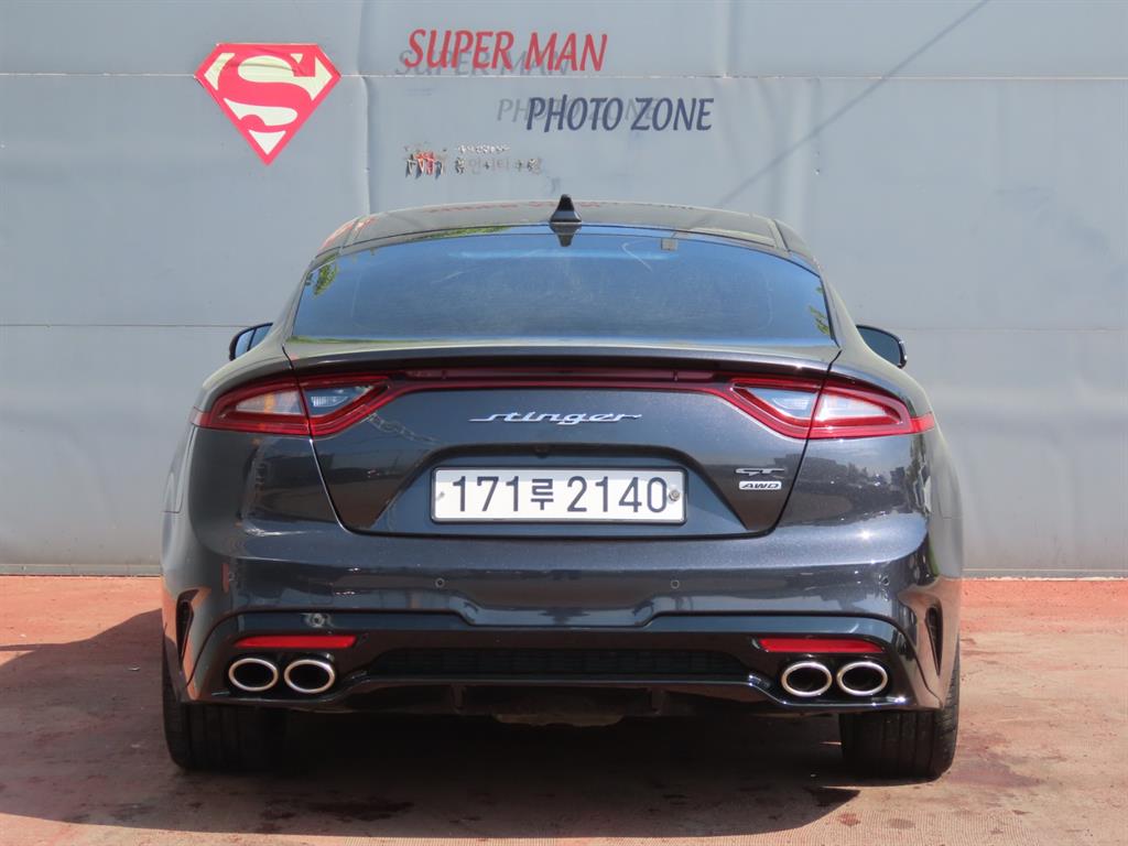 KIA Stinger - Vista 7