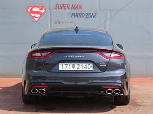 KIA Stinger - Vista 8