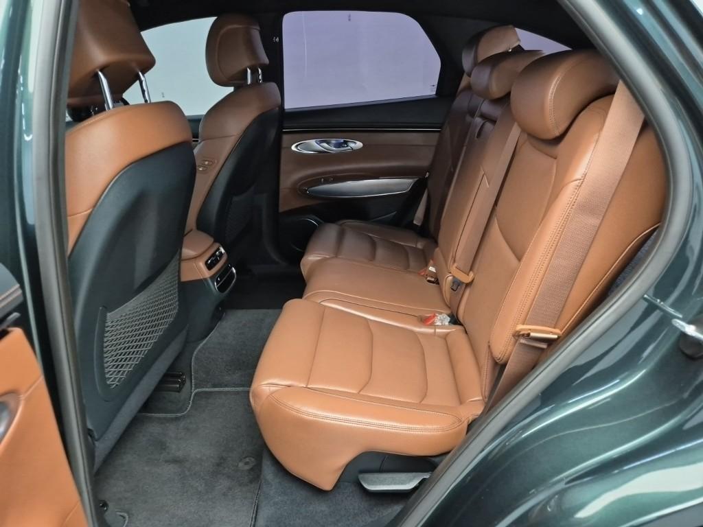 Genesis GV70 - Vista 12