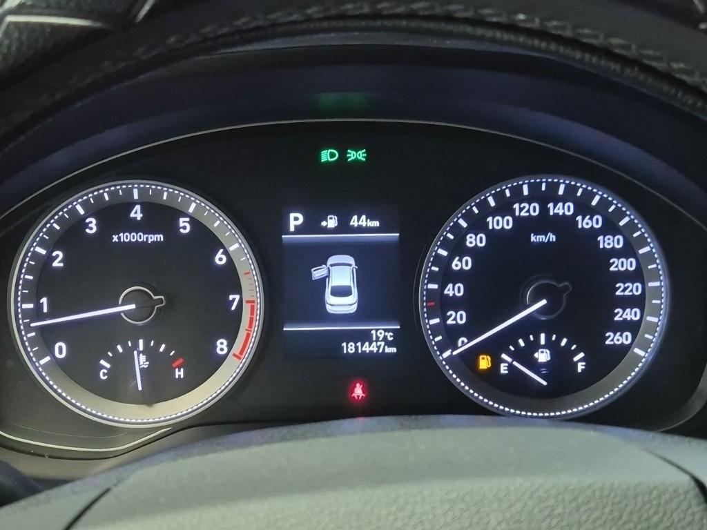 HYUNDAI Grandeur - Vista 6