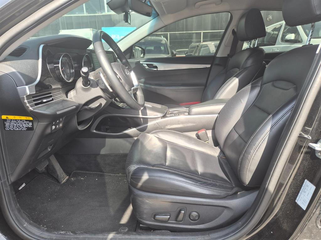 HYUNDAI Grandeur - Vista 11