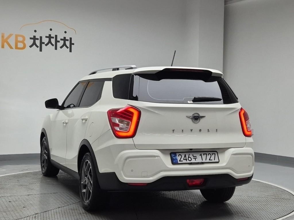 Ssangyong Tivoli - Vista 2
