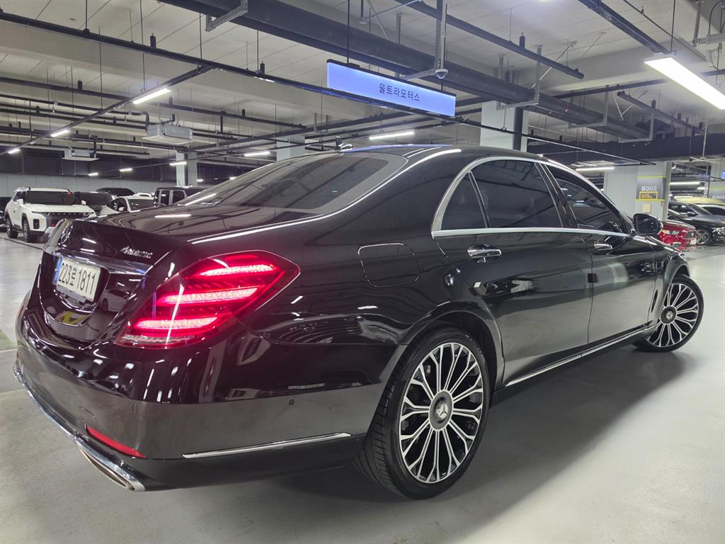 Mercedes Benz S Class - Vista 4