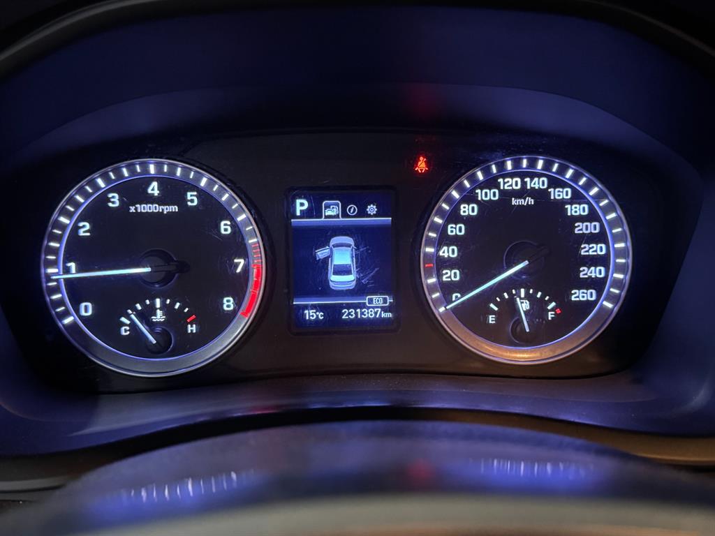 HYUNDAI Sonata - Vista 10