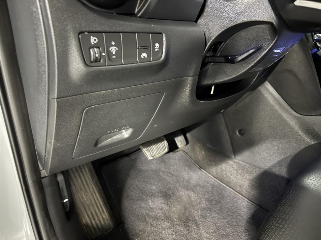 HYUNDAI Kona - Vista 8