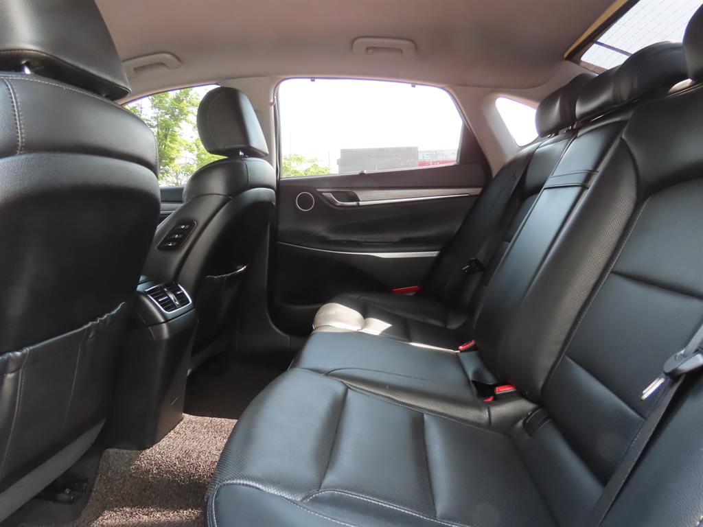 HYUNDAI Grandeur - Vista 11