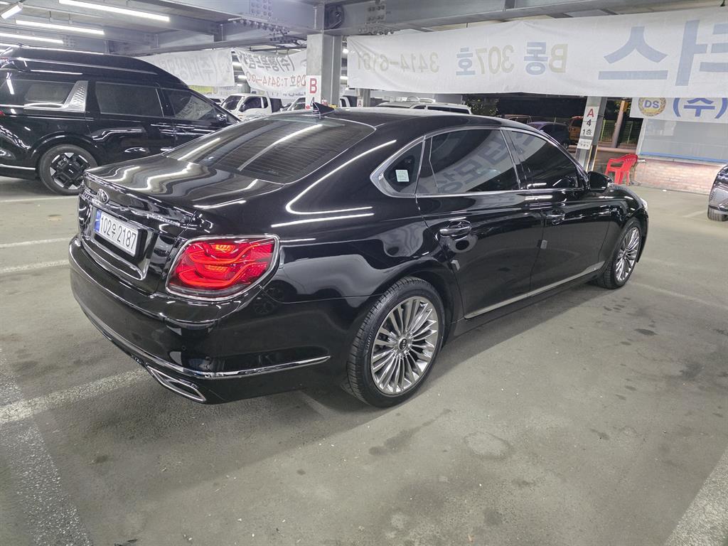 KIA K9 - Vista 4