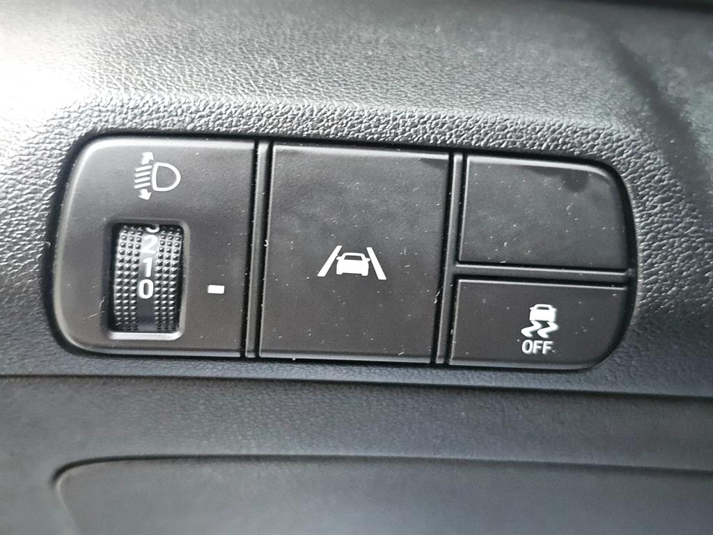 HYUNDAI Avante - Vista 11