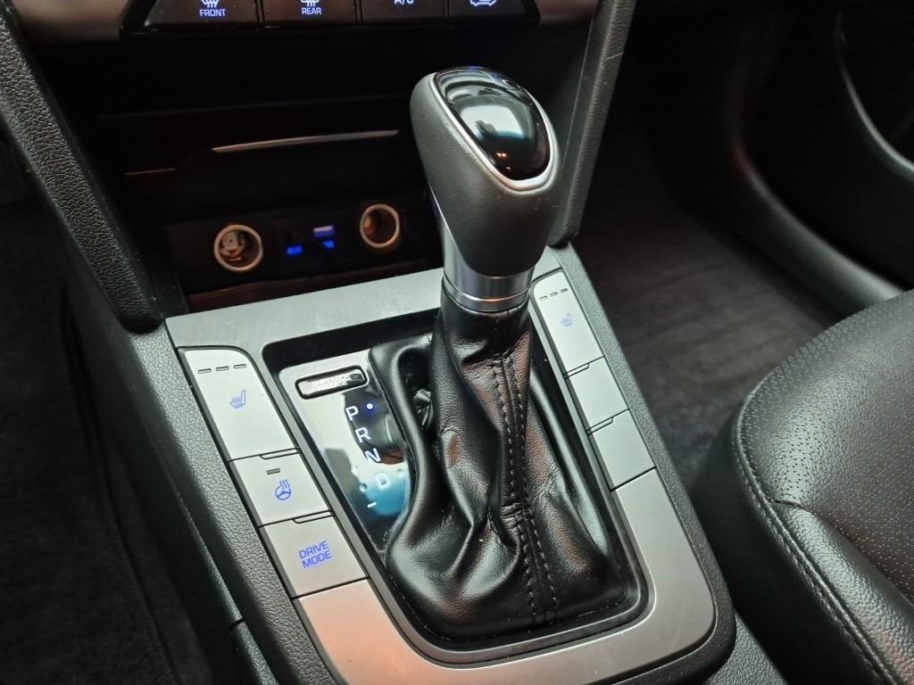 HYUNDAI Avante - Vista 8
